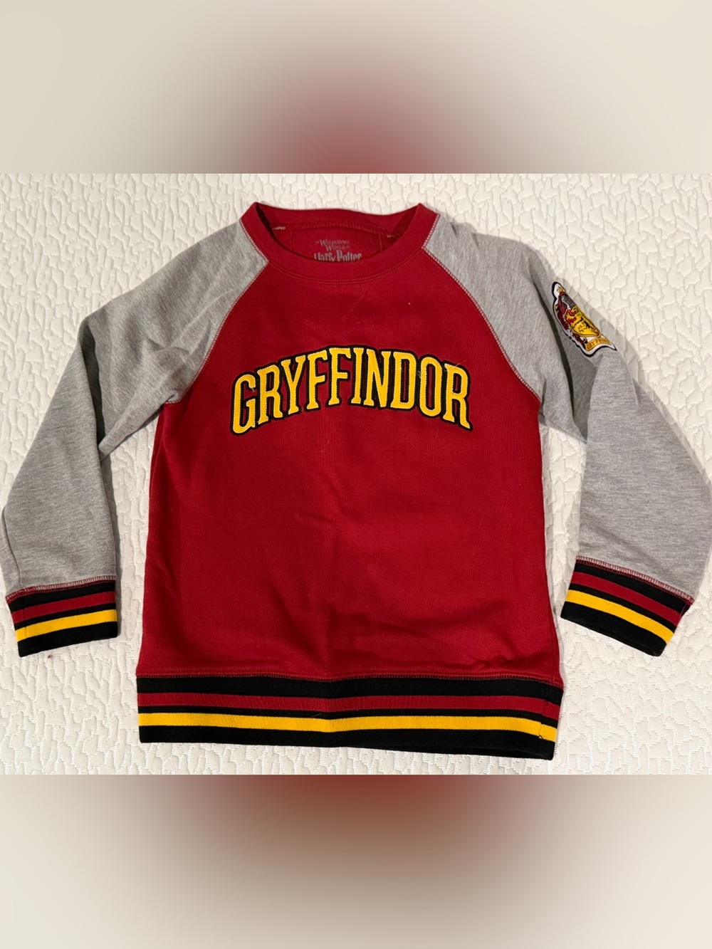 The Wizarding World of Harry Potter Gryffindor Universal Crewneck Sweatshirt SM